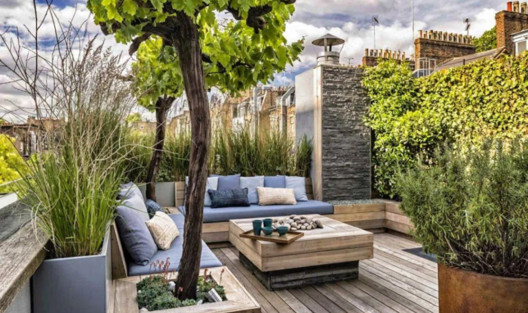 Terrasse à aménager avec une voile solaire