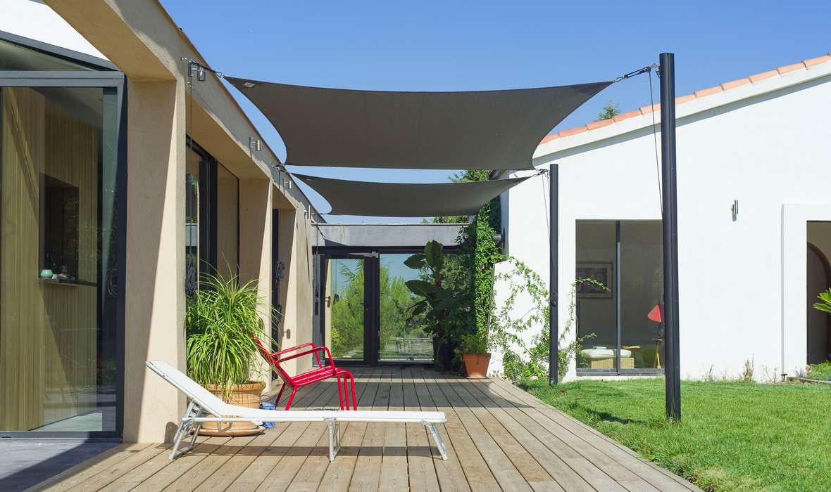 La décoration extérieure s'invite dans le jardin et la terrasse - Espace  Ombrage