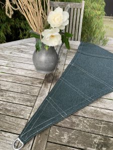 Voile ombrage ajoure pour jardin et terrasse