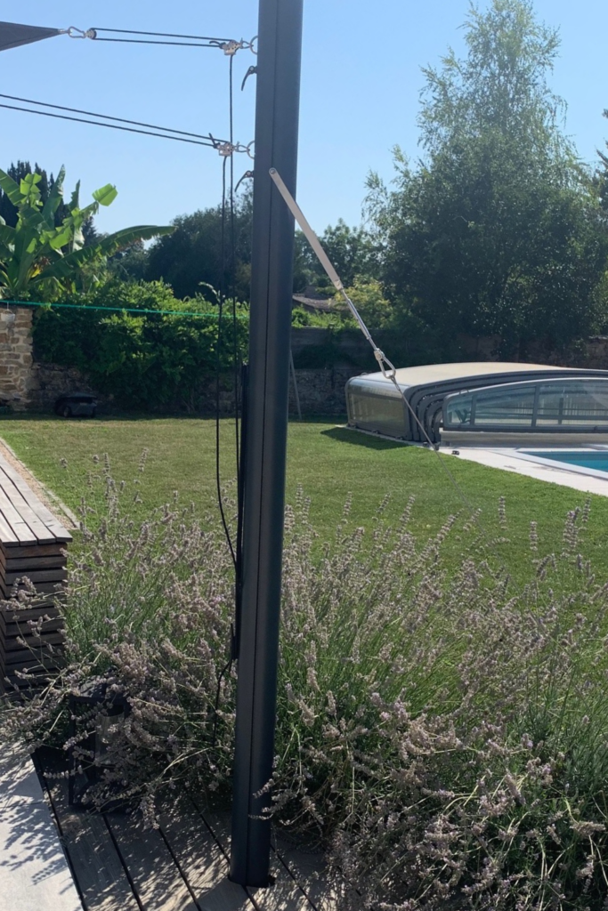 Piquet pour voile d’ombrage à visser directement sur structure de terrasse